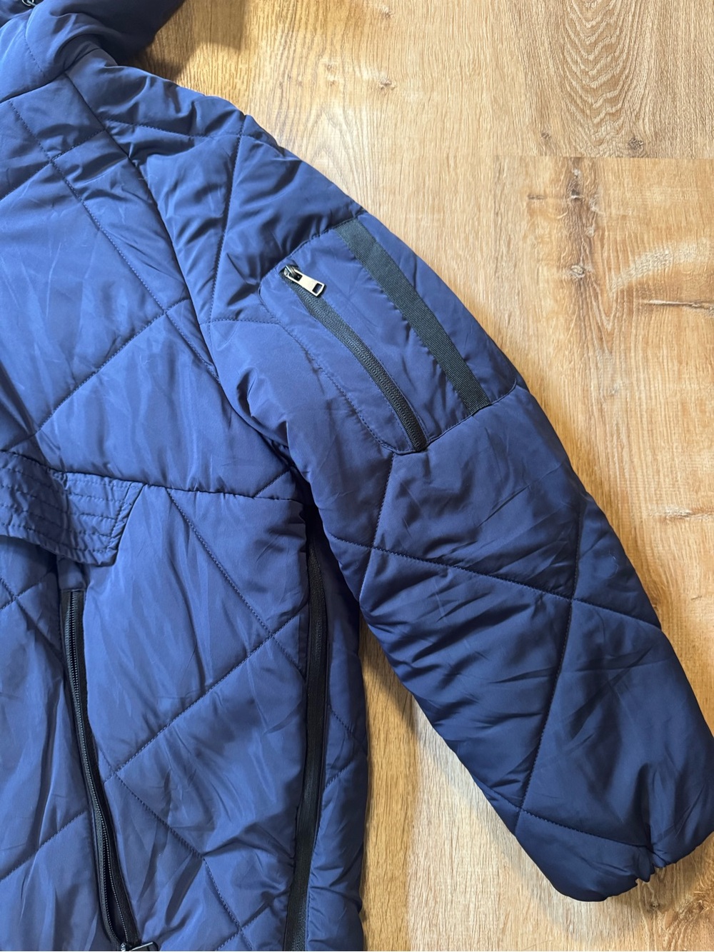 Quilted Hooded Puffer Jacket in Navy - Picture 7 of 11